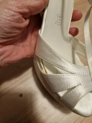 Sandalias Menbur Tacon Blanco Marfil Talla 40