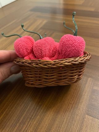 Cestino ciliegie soprammobile vintage