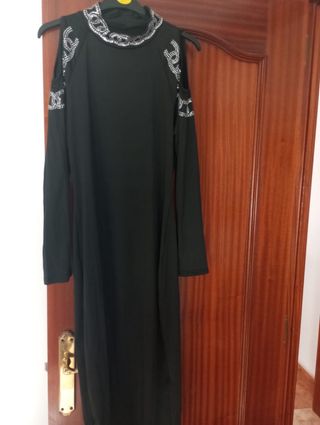 Vestido negro con pedrería