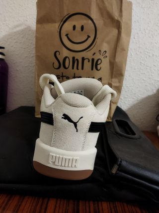 Zapatillas Puma Beige y Negro Unisex Nuevas