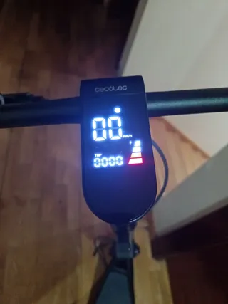 Patinete Cecotec Bongo 30km Autonomía