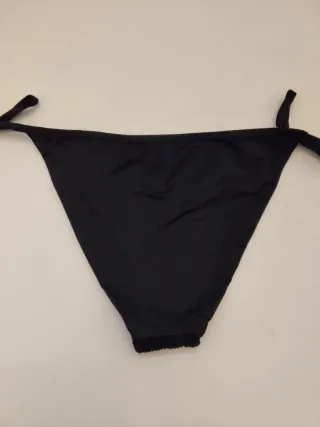 Bikini negro con lazos
