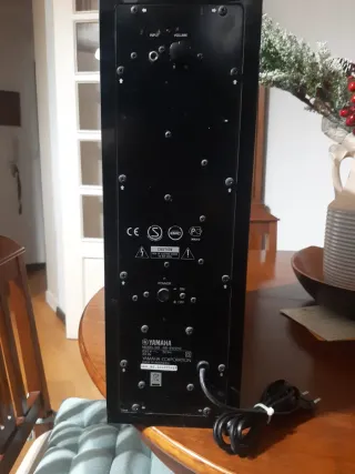 Subwoofer Yamaha NS-SW210 Preto