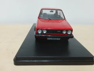 Maqueta Coche Golf GTI Roja