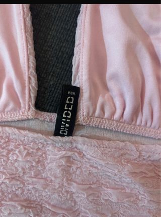 Top rosa con escote halter