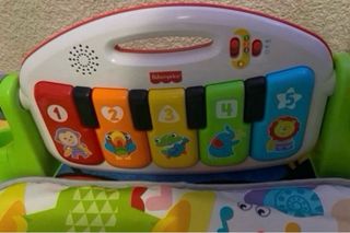 Gimnasio Piano Bebé con Múltiples Juguetes