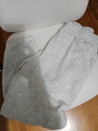 Pantalón jogger Zara gris