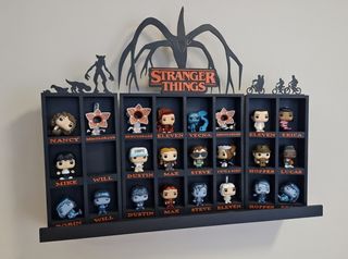 Expositor Funko Kinder Stranger Things