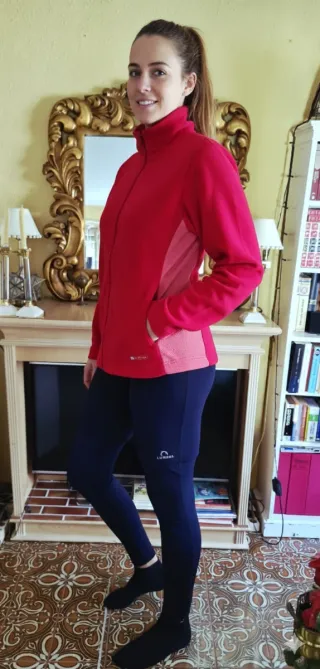 Chaqueta polar East Risen roja y azul