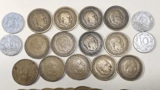 Lote 52 Monedas antiguas de pesetas y céntimos