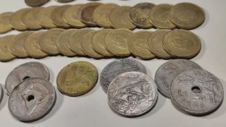 Lote 52 Monedas antiguas de pesetas y céntimos