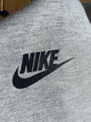 Nike Sudadera Gris con Cremallera