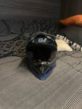 Casco Motocross Husqvarna con Gafas