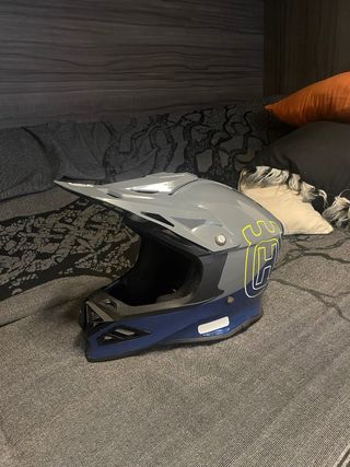 Casco Motocross Husqvarna con Gafas