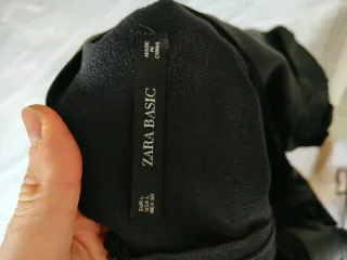 Vestido Zara Negro de polipiel y manga de encaje