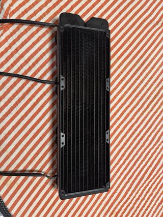 Radiador con 3 ventiladores Thermaltake