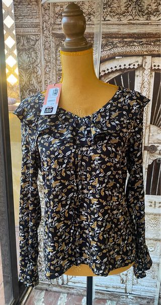 Camisas, vestidos Minueto, Akinolaude y Lolitas