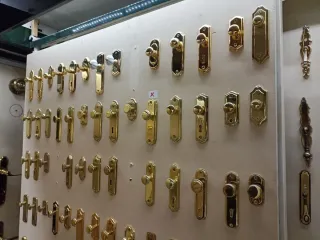 Tiradores de latón baño oro y latón pulido