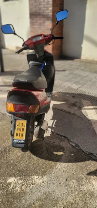 Yamaha Axis Scooter Rojo
