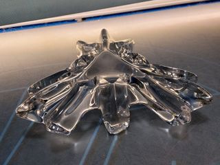 Cenicero o centro de mesa de cristal. Original diseño