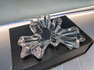 Cenicero o centro de mesa de cristal. Original diseño