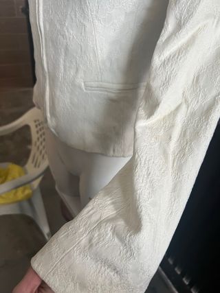 Chaqueta blanca elegante con cremallera