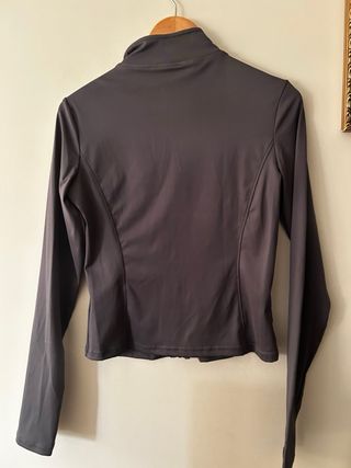 CONJUNTO Pantalones y sudadera grises acampanados