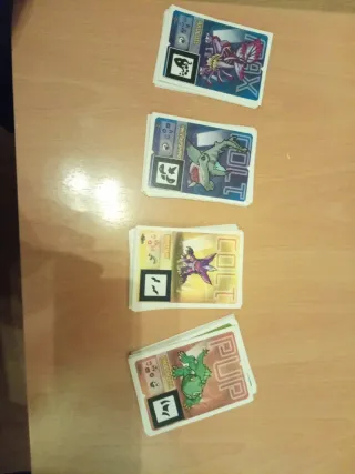 Pack Invizimals . 57 cartas