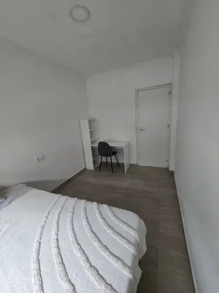 Piso compartido con dos personas mas