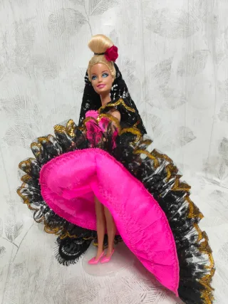 Barbie Flamenca con Mantilla Negra