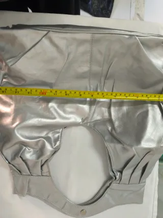 Bolso de mano plateado