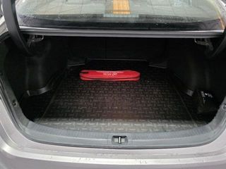 TOYOTA Corolla Sedán