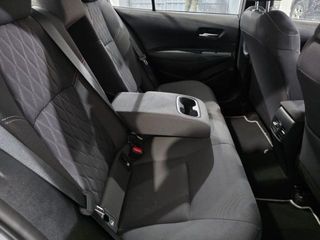 TOYOTA Corolla Sedán