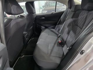 TOYOTA Corolla Sedán