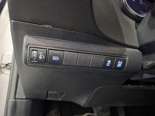 TOYOTA Corolla Sedán