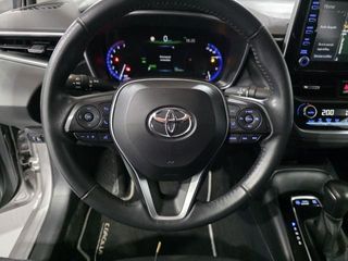 TOYOTA Corolla Sedán