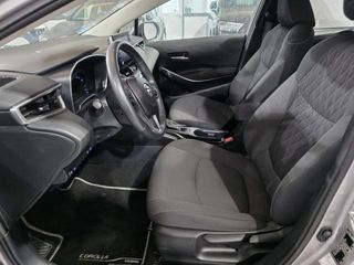 TOYOTA Corolla Sedán