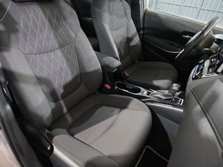 TOYOTA Corolla Sedán