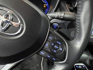 TOYOTA Corolla Sedán