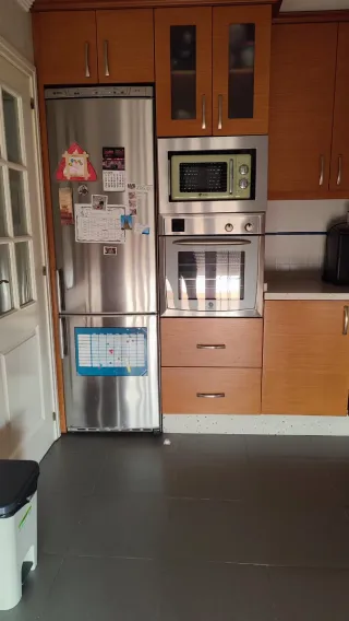 Cocina completa madera y cristal