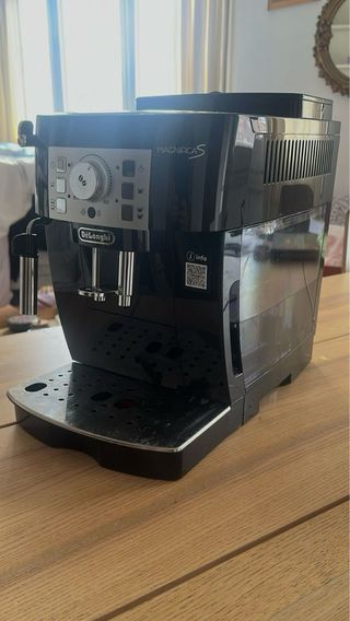 Cafetera DeLonghi Magnifica S Negra