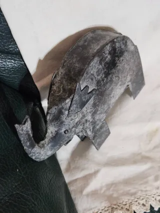 Figura Elefante de metal 15cm anchox11 cm alto.