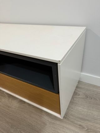 Mesa TV moderna blanca y madera