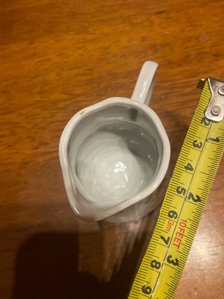 Lattiera in ceramica dipinta a mano