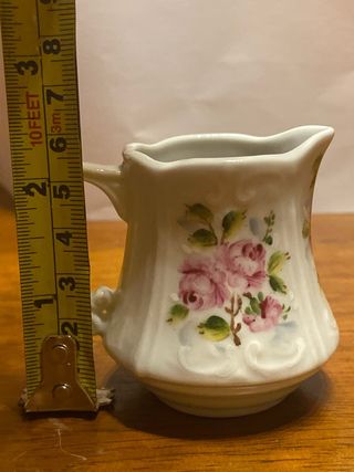 Lattiera in ceramica dipinta a mano