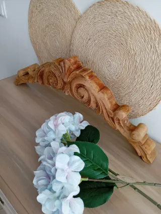 Copete de madera maciza antiguo