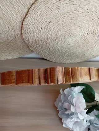 Copete de madera maciza antiguo