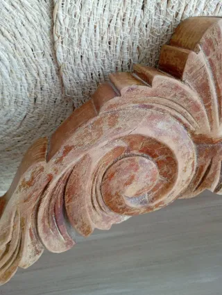 Copete de madera maciza antiguo