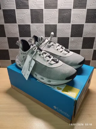 Zapatillas Columbia Grises y Blancas