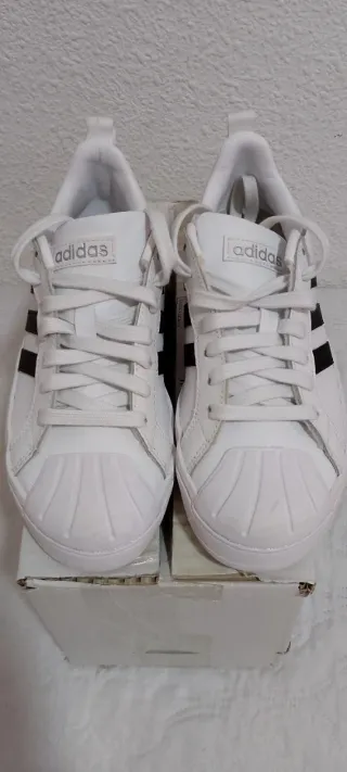 Zapatillas Adidas niño blancas y negras